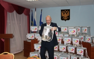Вскрыли боксы