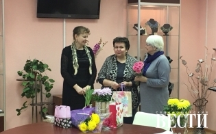 В Североморске открылась выставка кружевоплетения Веры Павловой