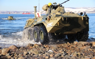 Морпехи СФ отрабатывают морскую десантную подготовку в губе Грязная