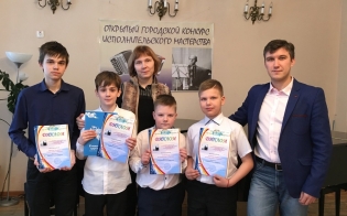 Музыканты народного отделения ДМШ вернулись с наградами из Апатитов