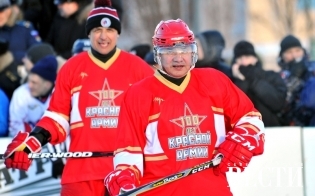 Возвращаясь к хоккею