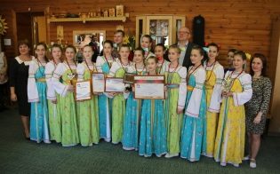 Глава поздравил "Родничок"