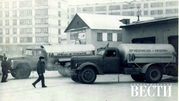 1976 �. ������������.
