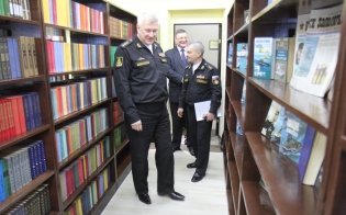 В штабе Северного флота проведена реконструкция библиотеки