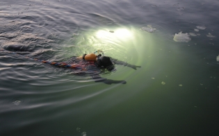 Водолазы СФ осмотрят затонувшее в Карском море судно