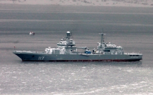 Экипаж нового БДК готовится к выходу в море
