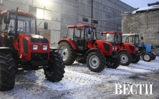 На улицах Североморска появятся три новых трактора