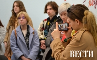 ������-������