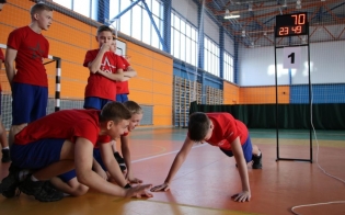 �������� 16 700 ���