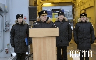 С Днем защитника Отечества поздравляет командующий СФ