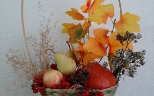 Осенний букет от воспитателей группы "Зайка"