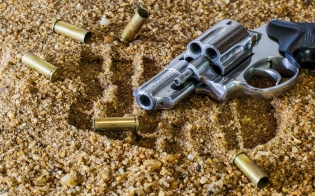 Проходит комплексная проверка граждан, владельцев гражданского огнестрельного оружия