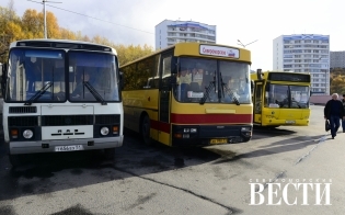 105 автобус североморск. Североморск автобус. АТП Североморск. Автовокзал Североморск. Новые автобусы в Североморске.